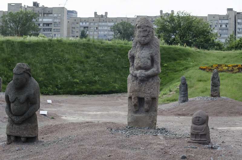 The Historical Project "Ancient Forms" brought kurgan stelae (stone <em>babas</em>) from nine Ukrainian museums to stand at the periphery of Mystetskyi Arsenal's territory. Image courtesy of the author. 
