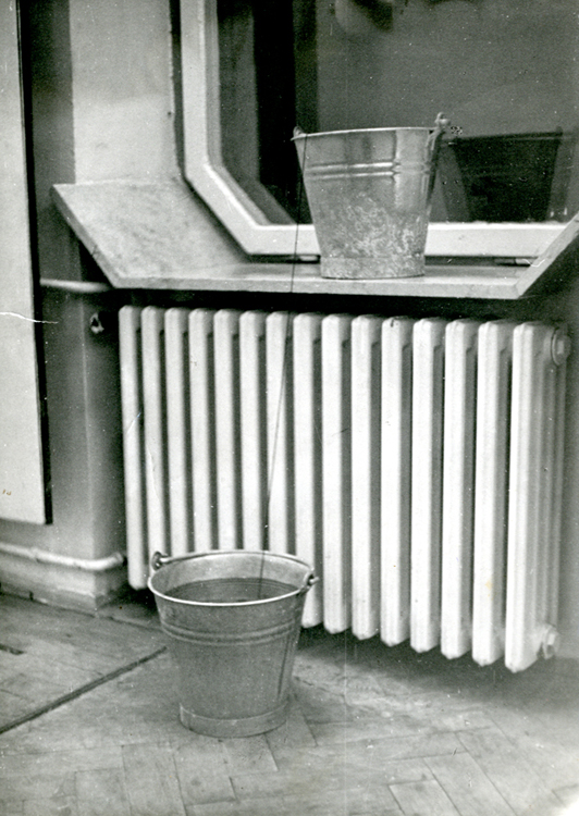 OHO Group, Marko Poga?nik, "Project - water oozing from the lower into the upper bucket on a woolen yarn," 1969. Image courtesy of Moderna galerija, Ljubljana.