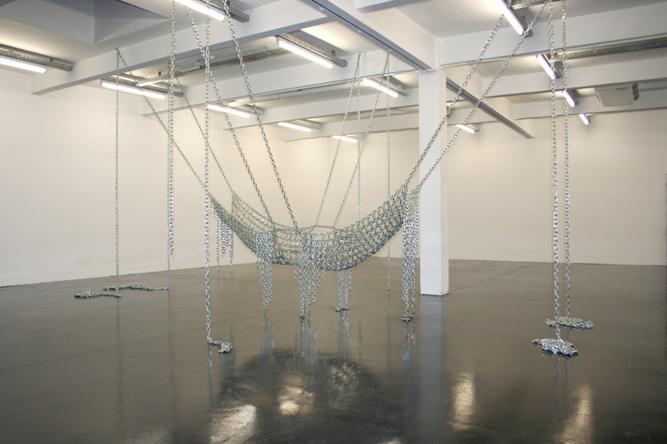 Monica Bonvicini, Untitled (Chain Swing), 2006. Photo: Thomas Feuerstein Courtesy of the artist and Galleria Emi Fontana, Milan — West of Rome Inc., Los Angeles CA. © Monica Bonvicini, VG-Bildkunst. 