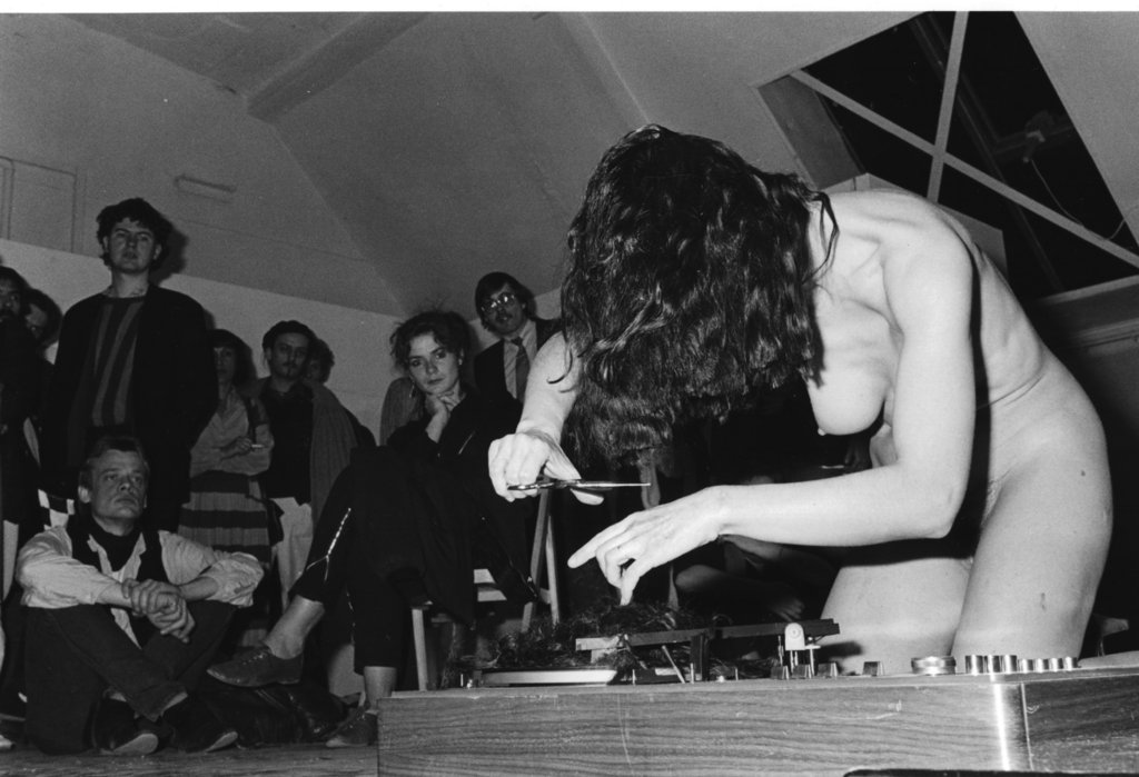 Ewa Partum, "Concert of Hair," 1983, Gallery Wewerka, Berlin. Image Courtesy of Ewa Partum. 