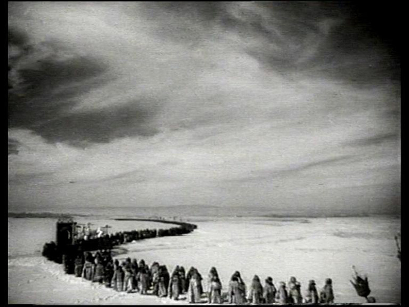 The procession of the people in Eisenstein's 'Ivan the Terrible', part I, 1944, still from the film.