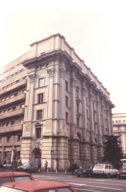 Stalinist facade built in 1952 to cover pre-war modernist architecture. Photo courtesy of Augustin Ioan. 