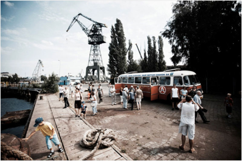 Fig. 1. 'Subjective Bus Line', 2009. Images courtesy of Micha? Szlaga (www.szlaga.com).