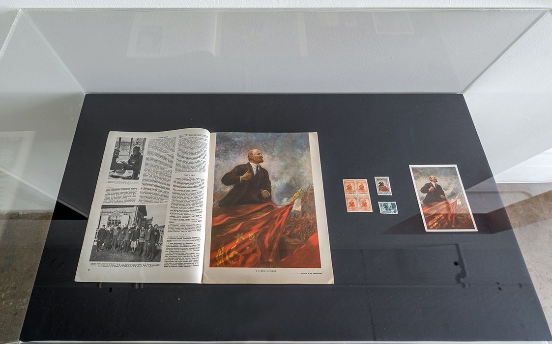 Prints of Gerasimov's Lenin on the Tribune on view at IPCNY. Courtesy of the International Print Center, New York. 