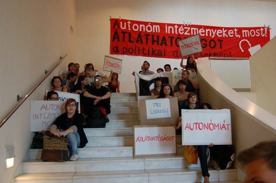 Protestors on the stairs of the Ludwig Museum, Budapest. Photo by Laszlo Dombovari. Image courtesy of Edit András.