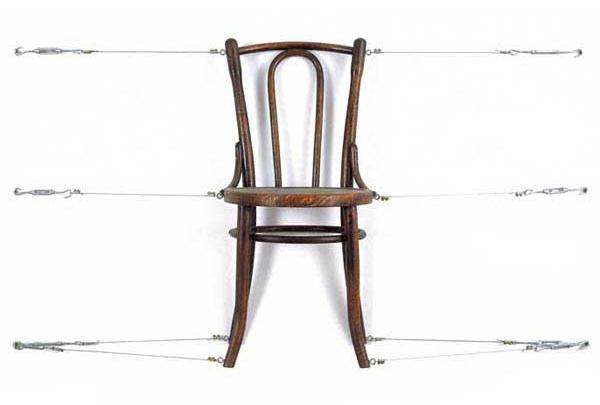Stretched Chair (1995). Photograph courtesy of Róza El-Hassan.