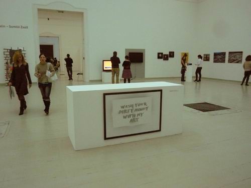 Stencil bought and exhibited by the private collectors Spengler–Somlói. Shown here at the exhibition presenting private collections at Kunsthalle, Budapest (2008). Photo courtesy of János Sugár.